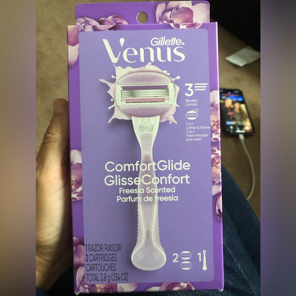 Gillette Venus Razor with Purple Accents - 3-Blade Cartridge